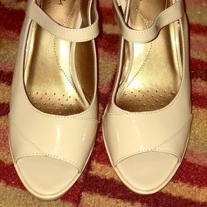 Lifestride slingback pumps